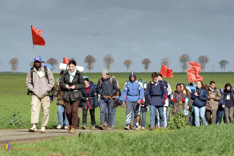 Nom de l'image : D1120133-01_(c)Norbert-JUNG — Description :  PËlerinage de Chartres 2004
