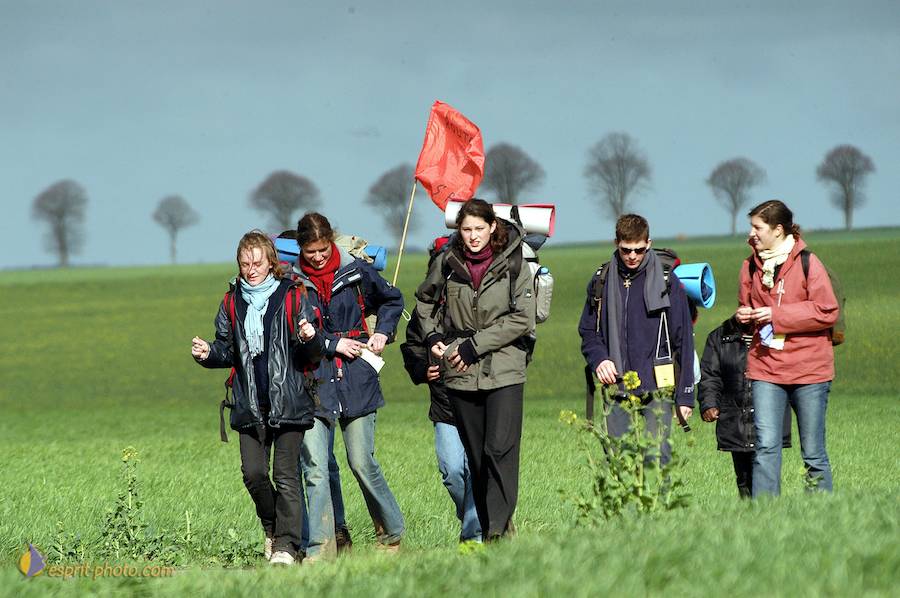 Nom de l'image : D1120149-01_(c)Norbert-JUNG — Description :  PËlerinage de Chartres 2004