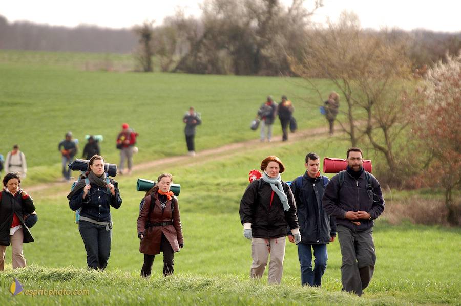 Nom de l'image : D1120173-01_(c)Norbert-JUNG — Description :  PËlerinage de Chartres 2004