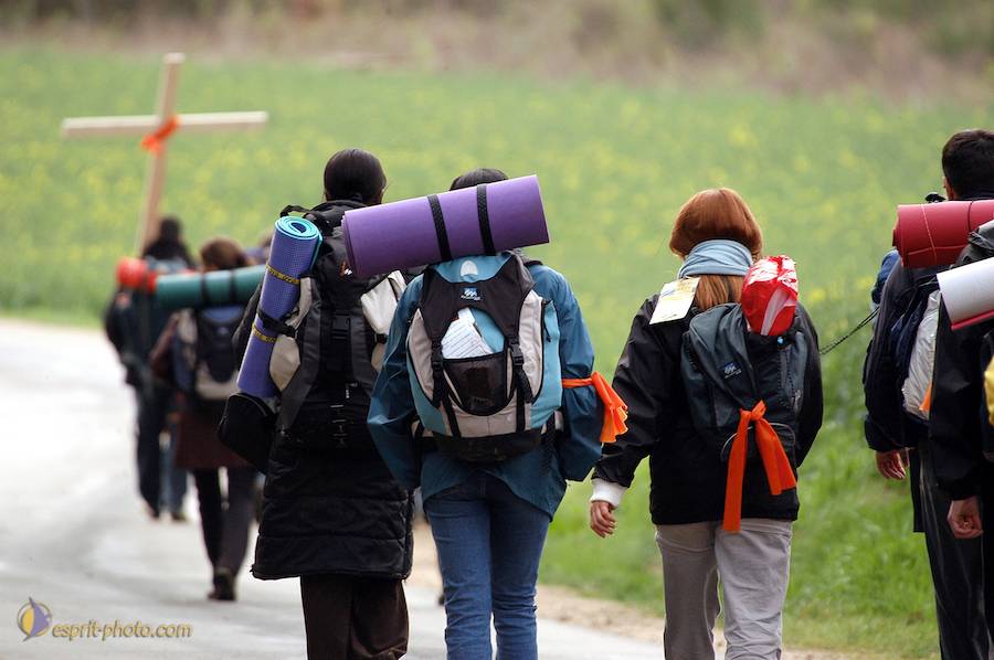 Nom de l'image : D1120208-01_(c)Norbert-JUNG — Description :  PËlerinage de Chartres 2004