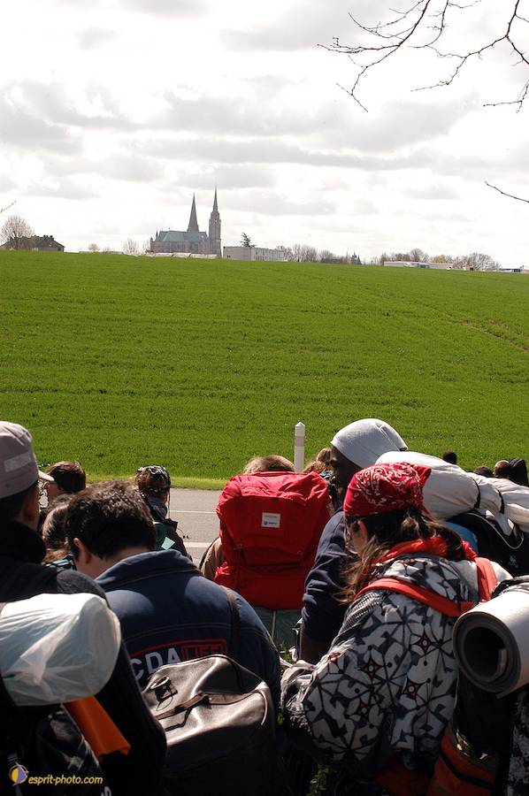 Nom de l'image : D1120422-01_(c)Norbert-JUNG — Description :  PËlerinage de Chartres 2004