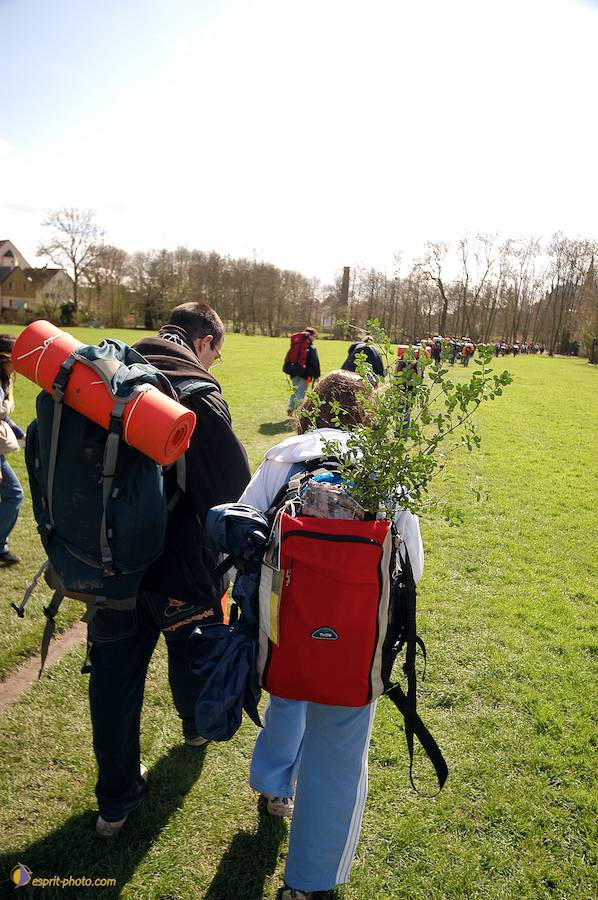 Nom de l'image : D1120520-01_(c)Norbert-JUNG — Description :  PËlerinage de Chartres 2004