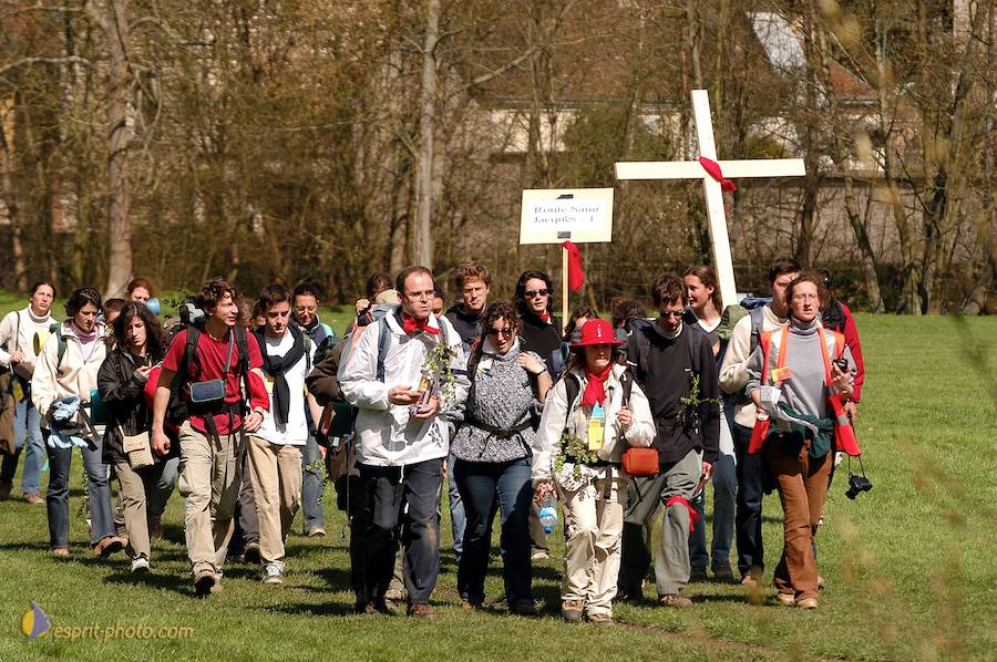 Nom de l'image : D1120531-01_(c)Norbert-JUNG — Description :  PËlerinage de Chartres 2004
