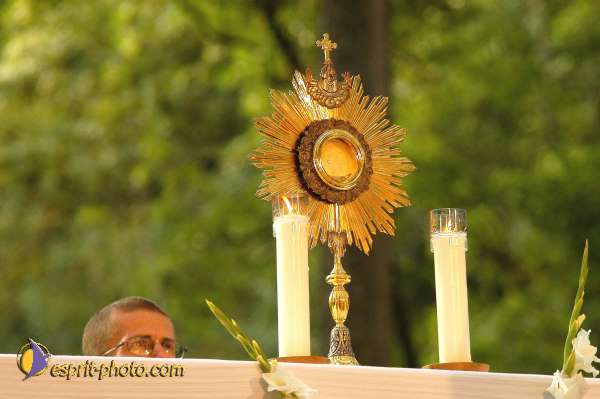 Nom de l'image : EP08-0003 — Description :  Festival Saint Jean (jeunes de 15-25ans)