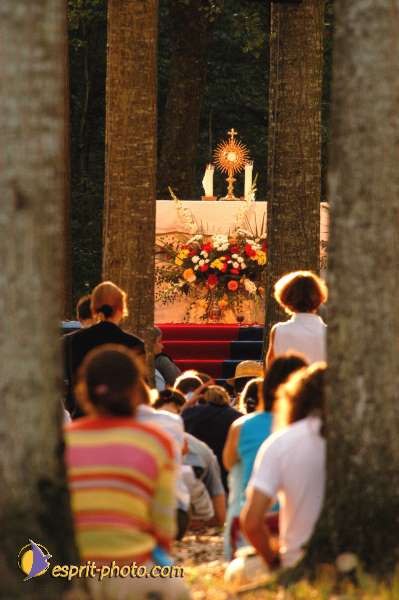 Nom de l'image : EP08-0009 — Description : Festival Saint Jean (jeunes de 15-25ans)