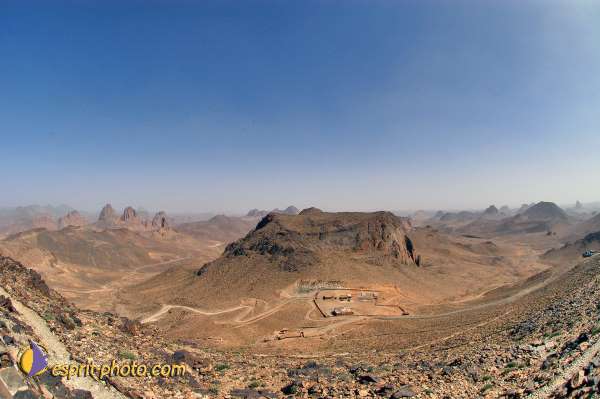 Nom de l'image : Fond_D_Ecran_D1235668-1 — Description :  Sur les pas de Charles de Foucault - Tamanrasset-Assekrem