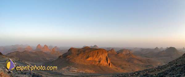 Nom de l'image : Fond_D_Ecran_D1235994-2-33X18cm — Description :  Sur les pas de Charles de Foucault - Tamanrasset-Assekrem