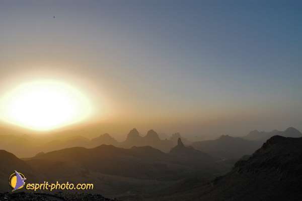Nom de l'image : Fond_D_Ecran_D1236142-1 — Description :  Sur les pas de Charles de Foucault - Tamanrasset-Assekrem