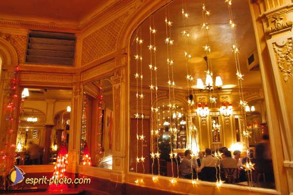 Nom de l'image : D1209433-1 — Description :  Conversations essentielles - "Cafes Essentiels" sur le theme du