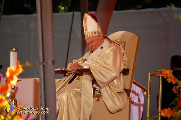 Nom de l'image : D1163511-01 — Description :  Lourdes 2004 - Pèlerinage du Pape à Lourdes