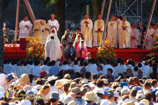 Nom de l'image : D1163565-01 — Description :  Lourdes 2004 - Pèlerinage du Pape à Lourdes