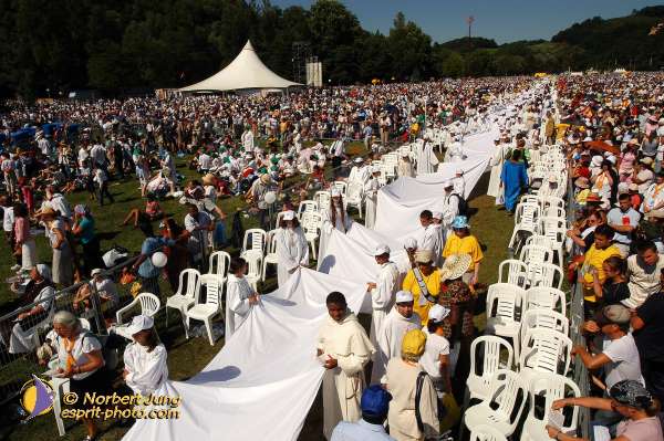 Nom de l'image : D1164337-01 — Description :  Lourdes 2004 - Pèlerinage du Pape à Lourdes