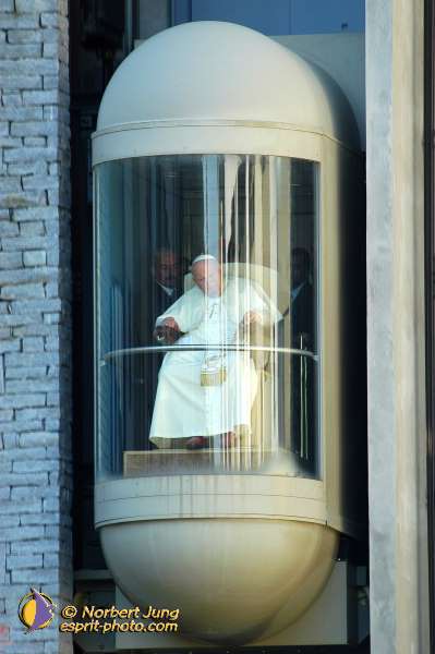 Nom de l'image : D1164919-01 — Description :  Lourdes 2004 - Pèlerinage du Pape à Lourdes
