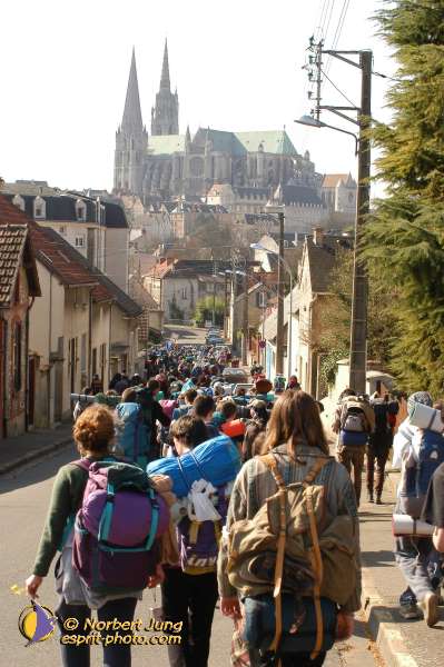 Nom de l'image : D1023095-02 — Description :  Pèlerinage des étudiants à Notre Dame de Chartres - 22+23 mars 2