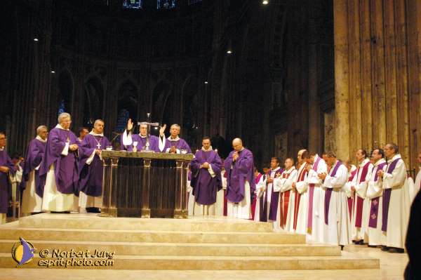 Nom de l'image : D1023384-01b — Description :  Pèlerinage des étudiants à Notre Dame de Chartres - 22+23 mars 2
