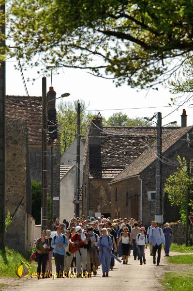 Nom de l'image : E2068445_1 — Description :  Routes de Vezelay 2008