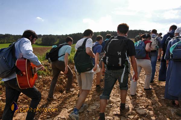 Nom de l'image : E2068766_1 — Description :  Routes de Vezelay 2008