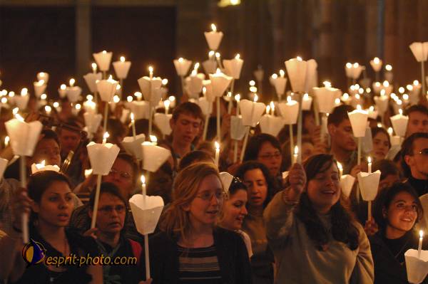 Nom de l'image : E2069008_1 — Description :  Routes de Vezelay 2008