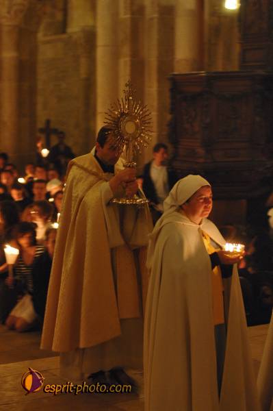 Nom de l'image : E2069138_1 — Description :  Routes de Vezelay 2008