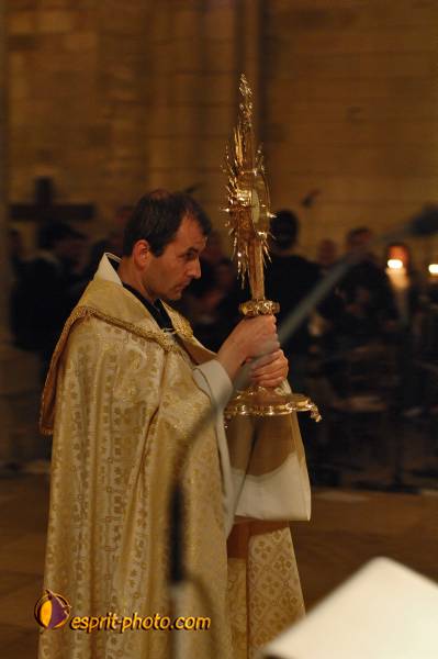 Nom de l'image : E2069141_1 — Description :  Routes de Vezelay 2008