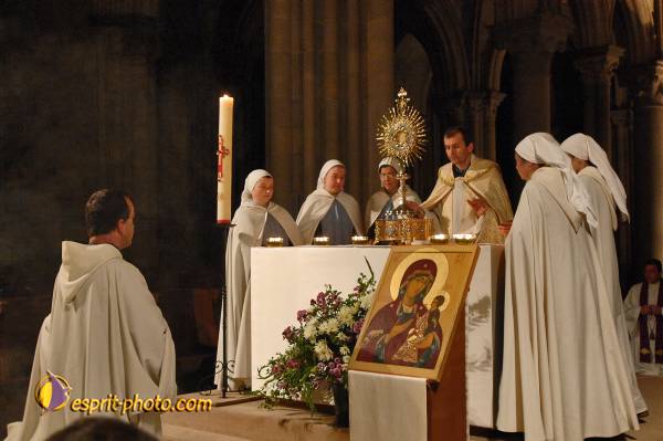 Nom de l'image : E2069146_1 — Description :  Routes de Vezelay 2008