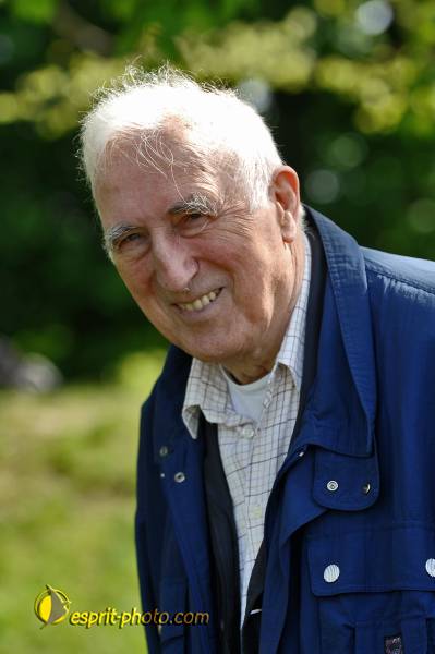 Nom de l'image : E2069536_1 — Description :  Routes de Vezelay 2008