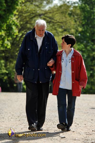 Nom de l'image : E2069548_1 — Description :  Routes de Vezelay 2008