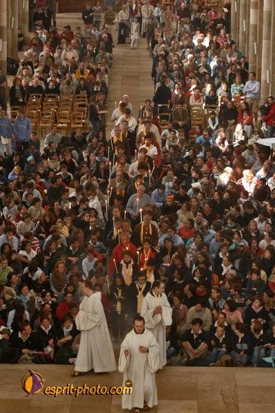Nom de l'image : E2069787_1 — Description :  Routes de Vezelay 2008