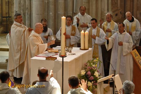 Nom de l'image : E2069816_1 — Description :  Routes de Vezelay 2008