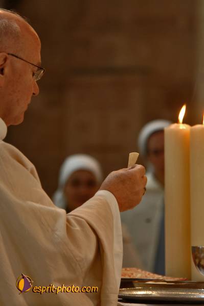 Nom de l'image : E2069847_1 — Description :  Routes de Vezelay 2008