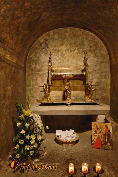 Nom de l'image : E2069862_1 — Description :  Routes de Vezelay 2008