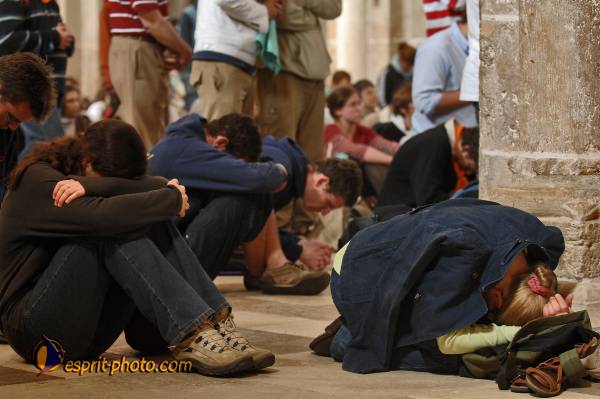 Nom de l'image : E2069884_1 — Description :  Routes de Vezelay 2008