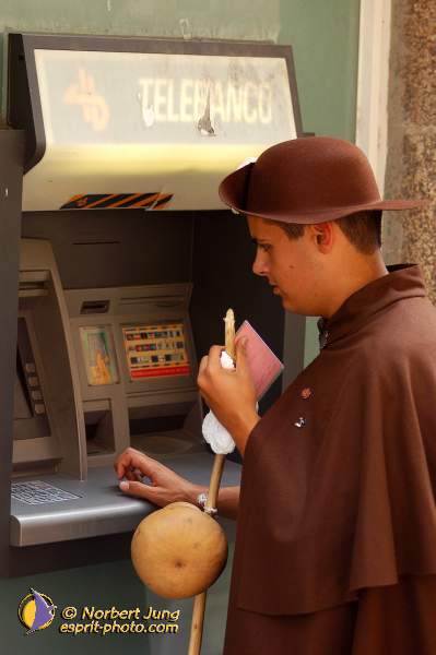 Nom de l'image : D1157088-01 — Description :  Pèlerinage année jubilaire 2004 à St Jacques de Compostelle