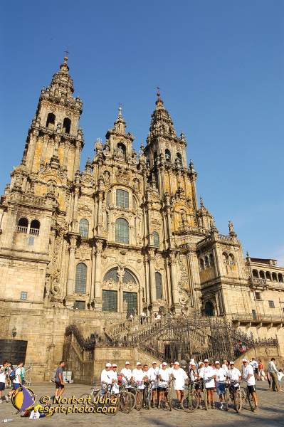 Nom de l'image : D1157401-01 — Description :  Pèlerinage année jubilaire 2004 à St Jacques de Compostelle