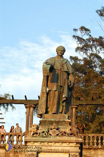 Nom de l'image : D1157472-01 — Description :  Pèlerinage année jubilaire 2004 à St Jacques de Compostelle