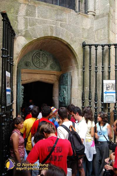 Nom de l'image : D1157121-01 — Description :  Pèlerinage année jubilaire 2004 à St Jacques de Compostelle