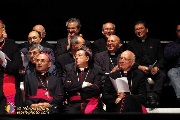 Nom de l'image : D1157859-01 — Description :  Pèlerinage année jubilaire 2004 à St Jacques de Compostelle