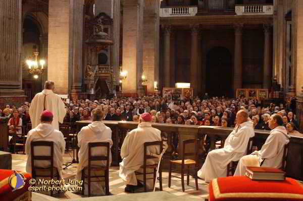 Nom de l'image : D1187679-1 — Description :  Paris - Toussaint 2004