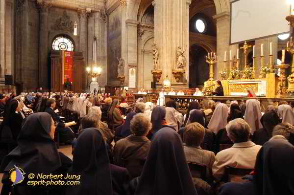 Nom de l'image : D1187690-1 — Description :  Paris - Toussaint 2004