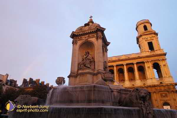 Nom de l'image : D1187839-1 — Description :  Paris - Toussaint 2004