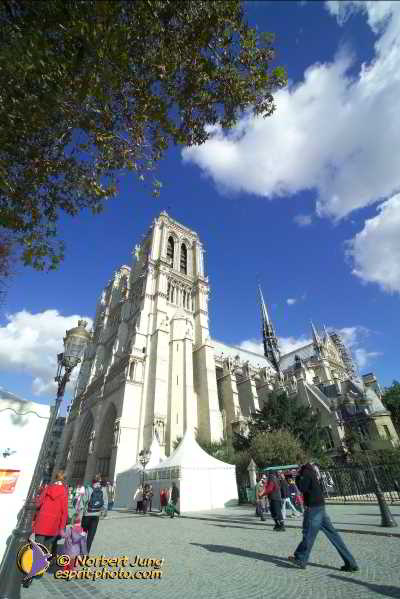 Nom de l'image : D1188G375-1 — Description :  Paris - Toussaint 2004