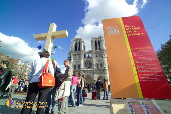 Nom de l'image : D1188G391-1 — Description :  Paris - Toussaint 2004