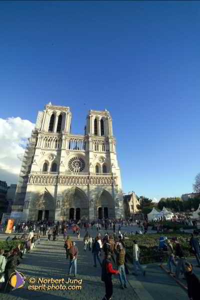 Nom de l'image : D1188G456-1 — Description :  Paris - Toussaint 2004