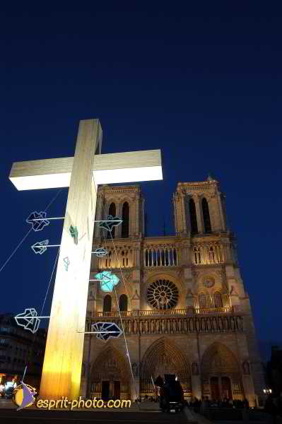 Nom de l'image : D1189427-1 — Description :  Paris - Toussaint 2004