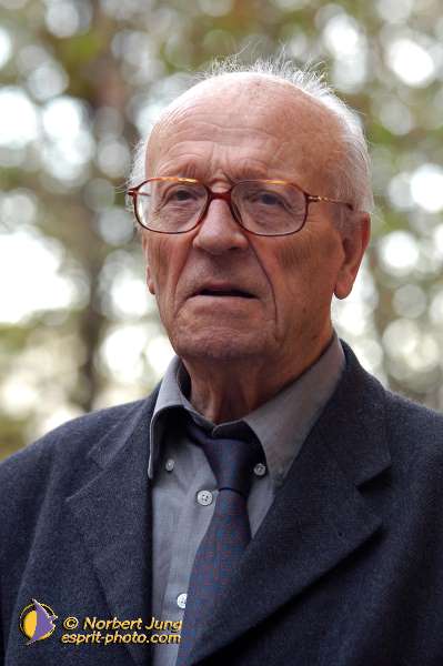 Nom de l'image : D1186714-1 — Description :  Paris - Toussaint 2004