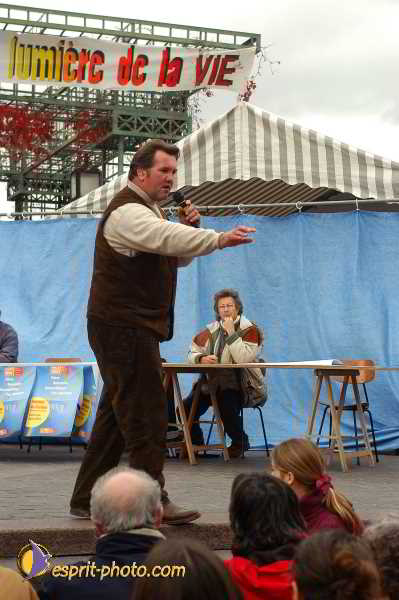 Nom de l'image : D1190037-1 — Description :  Paris - Toussaint 2004