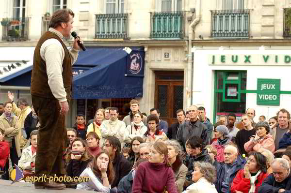 Nom de l'image : D1190063-1 — Description :  Paris - Toussaint 2004