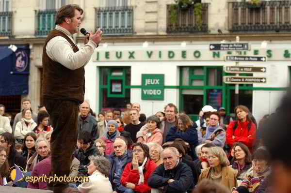 Nom de l'image : D1190066-1 — Description :  Paris - Toussaint 2004