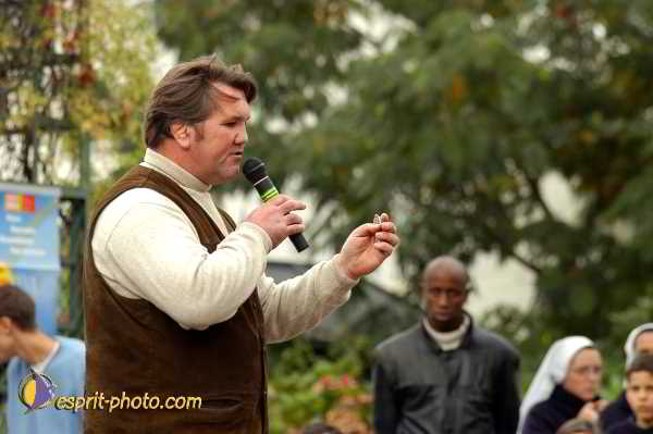 Nom de l'image : D1190075-1 — Description :  Paris - Toussaint 2004