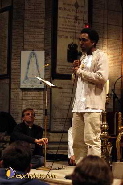 Nom de l'image : D1189714-1 — Description :  Paris - Toussaint 2004